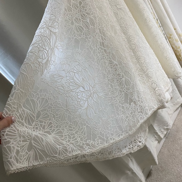 BHLDN/Whispers and Echoes/Anthropologie Rockland Gown with Shortened Train - Picture 5 of 13